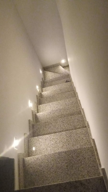 45 escada em granito branco Pinterest