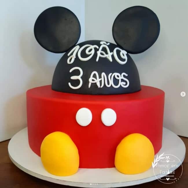 49 bolo decorado Mickey em pasta americana @amoremfatiasnf