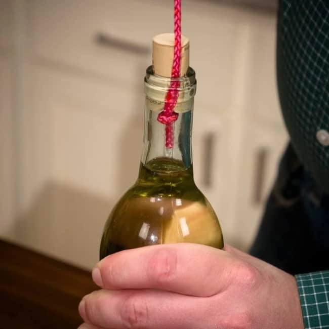6 como abrir vinho com corda Family Handyman