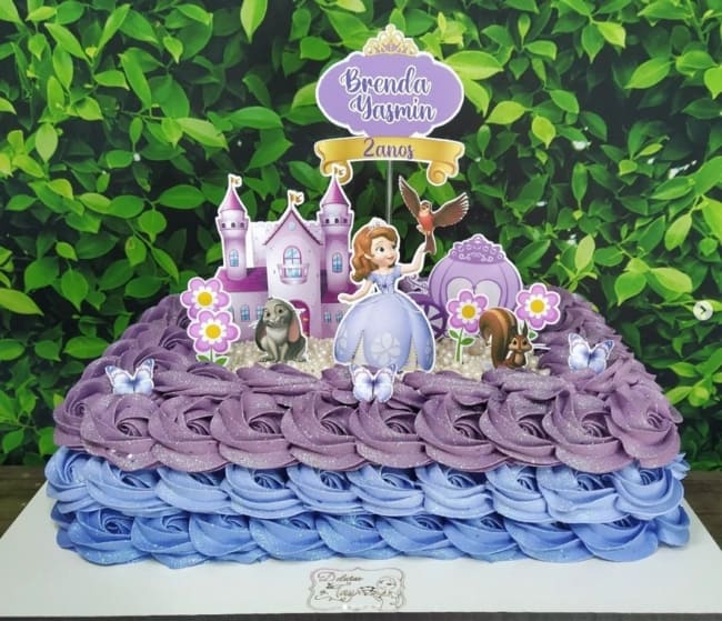 2 bolo quadrado e decorado Princesa Sofia @deliciasdatay bolosrequintados