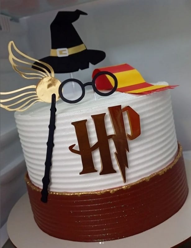 22 bolo simples de chantilly Harry Potter @gleid nascimento