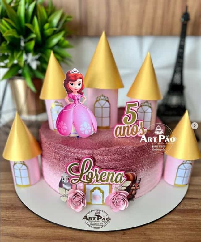 24 bolo castelo rosa Princesa Sofia @artpaoquedas