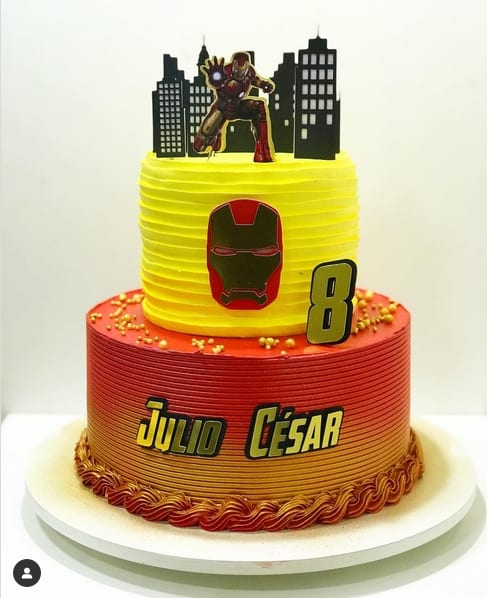 31 bolo 2 andares tema Homem de Ferro @queren hapuque cakes