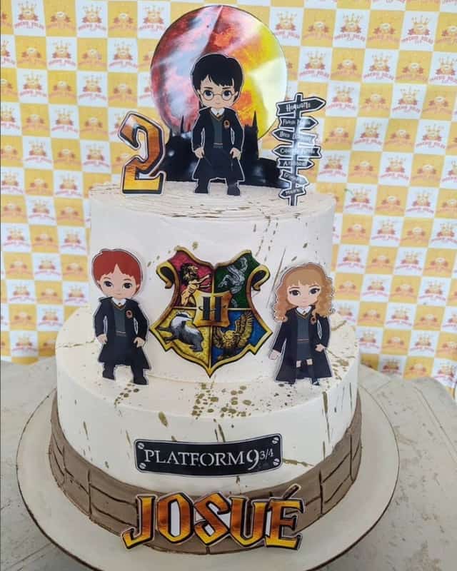 32 bolo decorado 2 andares Harry Potter @imperio bolos clp1