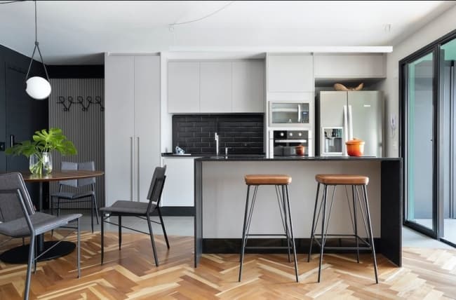 32 cozinha pequena e moderna integrada a sala de jantar @casaejardim