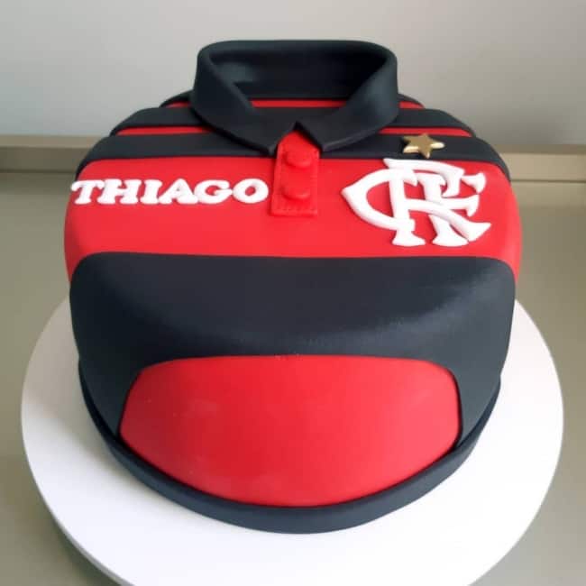 35 bolo de pasta americana Flamengo @carinho de bolo
