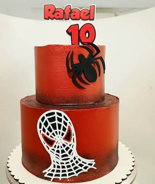 35 bolo vermelho 2 andares Homem Aranha @nathaliaalbuquerquecakes