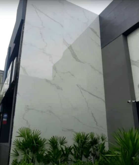 4 fachada com porcelanato marmorizado Pinterest