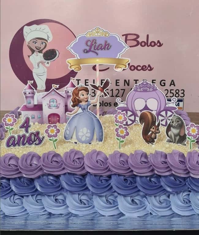 5 bolo retangular princesinha Sofia @daia bolos doces
