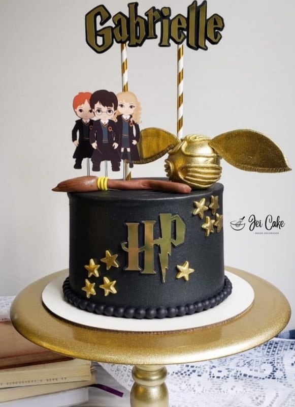53 bolo preto e feminino Harry Potter @jei cake