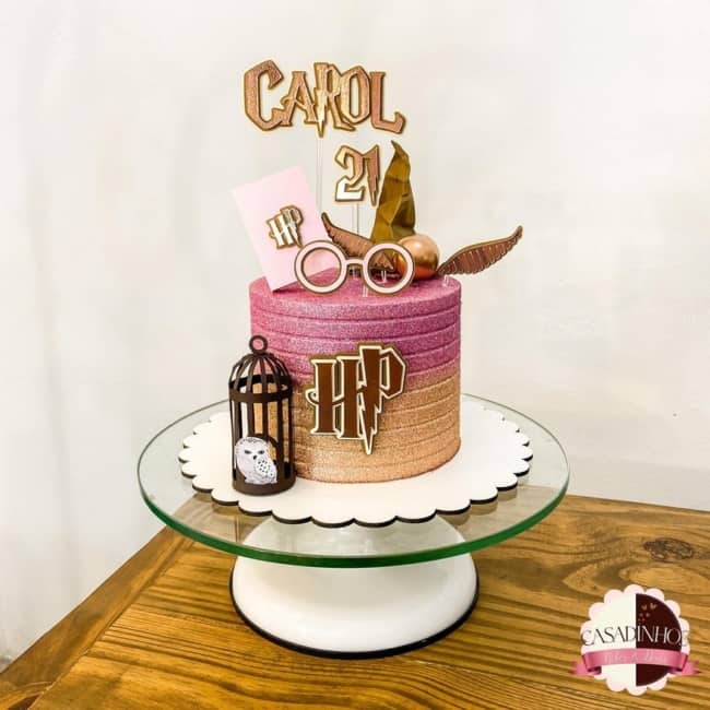 56 bolo rosa e dourado Harry Potter @casadinhosbed