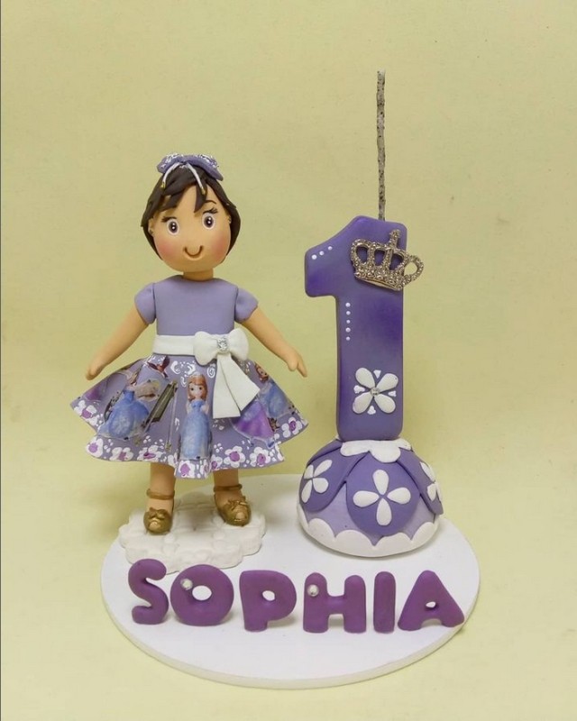 56 topo de bolo personalizado Princesa Sofia @keziagamaboloscenograficos