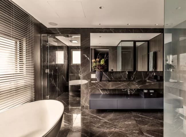 14 banheiro de luxo com mármore cinza Gris Armani Casa Vogue