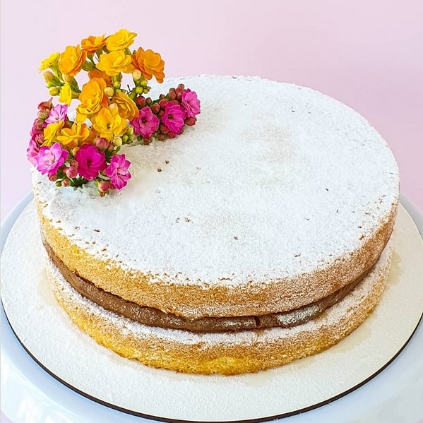 24 bolo bem casado simples e com flores @julianunesatelie