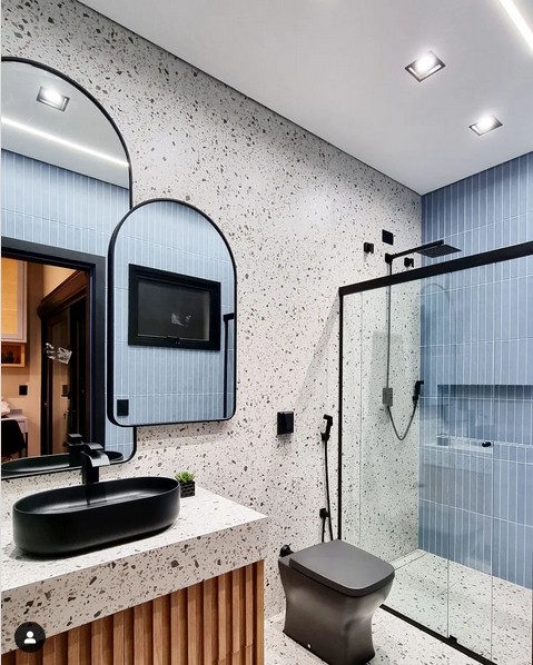 26 banheiro moderno com porcelanato de granilite @lucianadavantel arquitetura