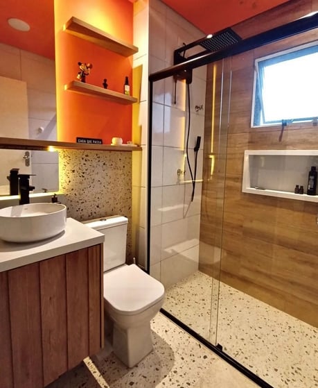 29 banheiro com revestimento granilite Ceusa Confete @mudainteriores