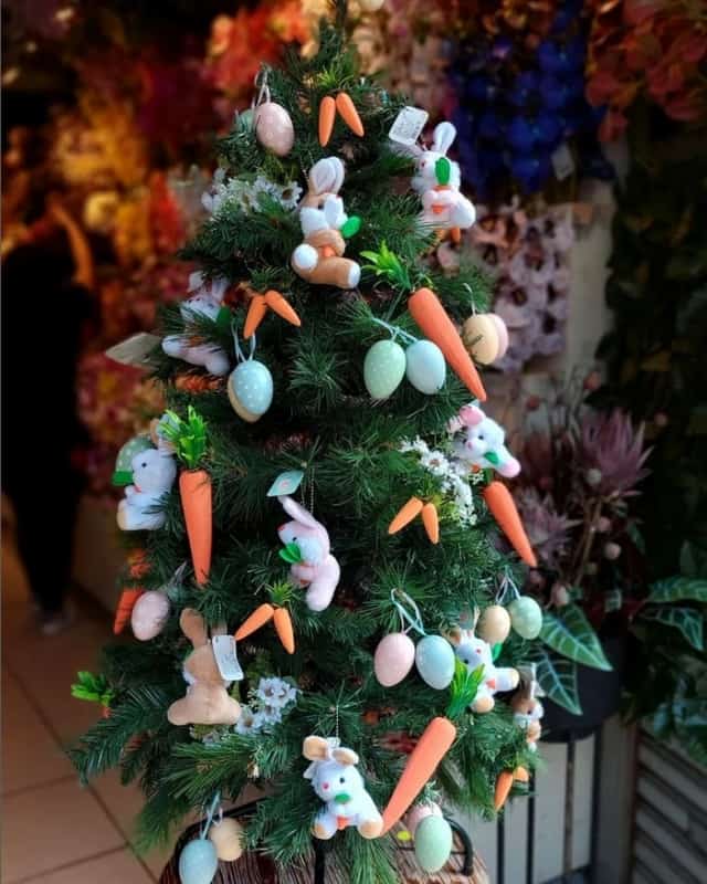 34 decoração de árvore com coelhinhos de páscoa @itadecoracoes