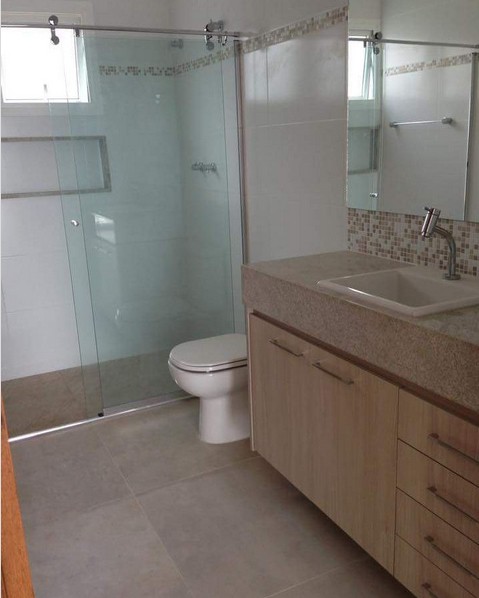 4 banheiro com porcelanato cinza fosco @udo arquitetosassociados
