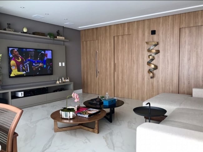 6 sala TV com decoração contemporânea @marianarderezendearquitetura