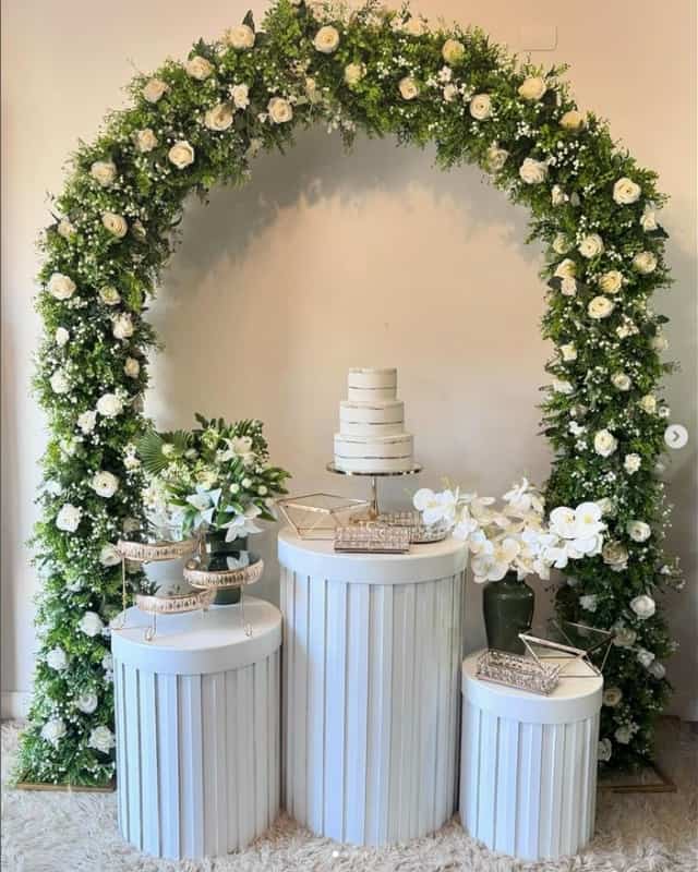 15 decoração minimalista de mini wedding @gisellydecoracoes