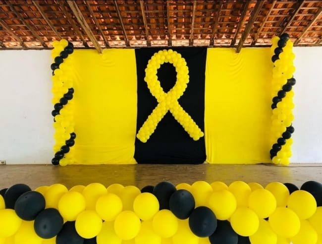 16 decoração setembro amarelo com balões @balaoeartedecoracoes