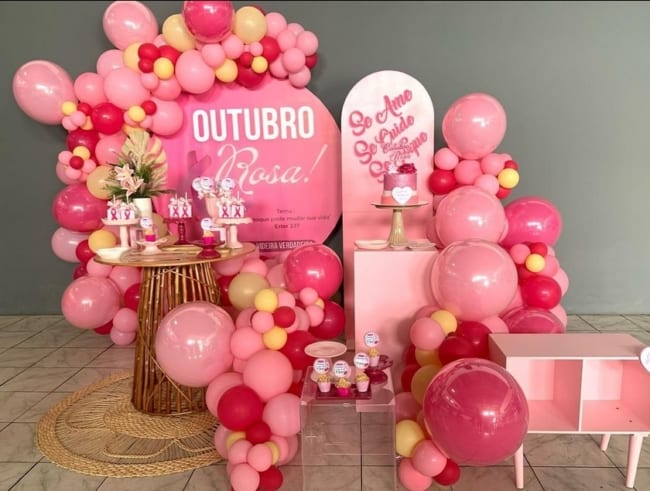16 festa outubro rosa com balões @fabricasensacoes