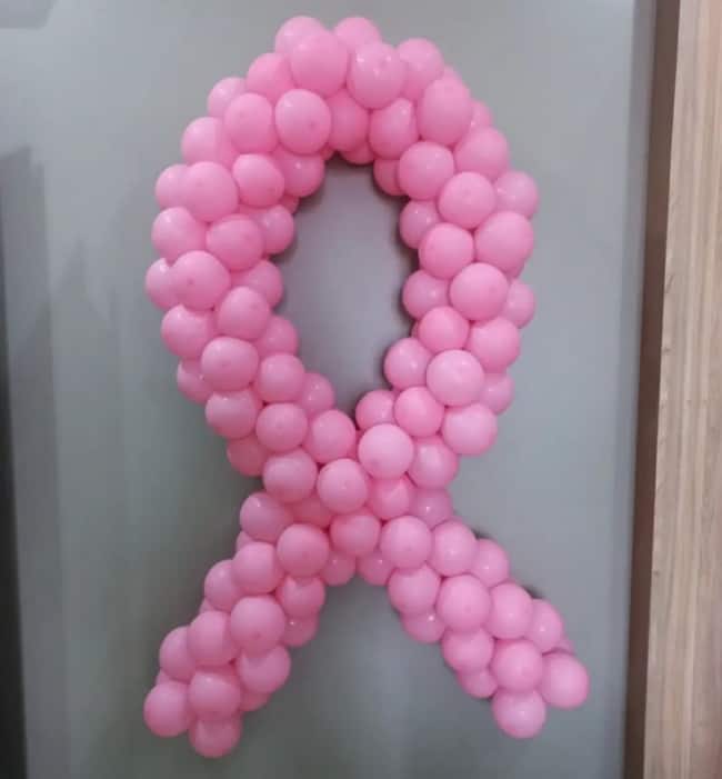 19 laço outubro rosa em balões @mundomagicojaciara