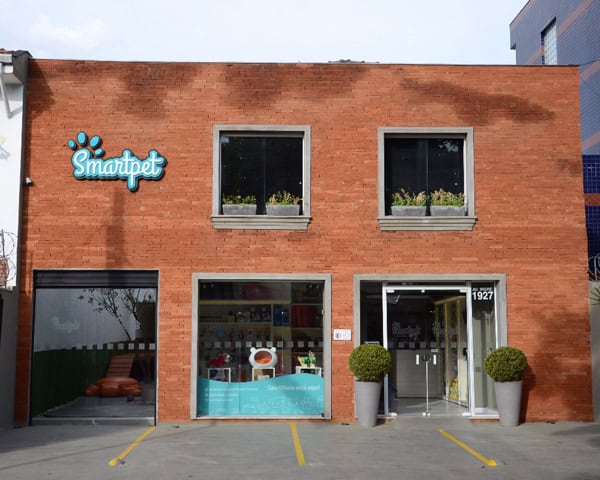 2 fachada moderna pet shop Smartpet Pet Shop