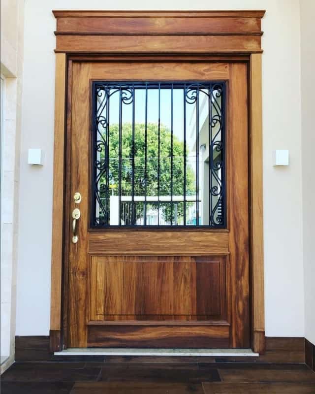 26 porta em madeira @amandacadamuroarquiteta