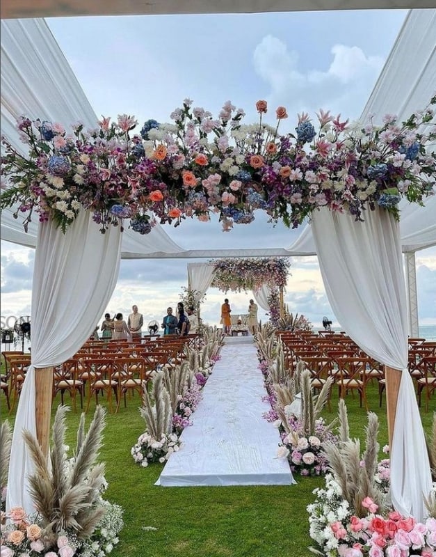 28 decoração casamento na praia com flores @weddingbanquetsindia