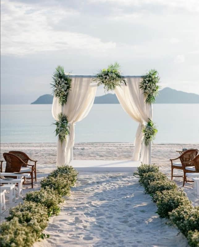 8 decoração simples casamento na praia @stepanvrzalaphoto
