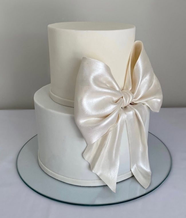 33 bolo sofisticado e minimalista casamento @socorrogouveiabolos