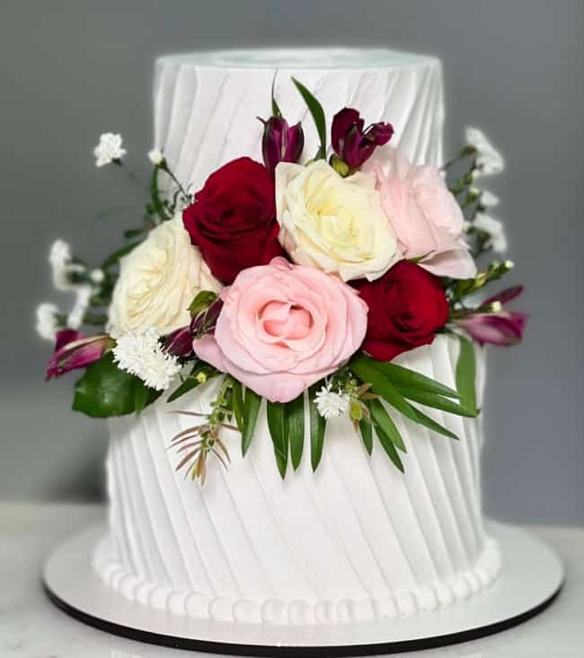 41 bolo casamento civil com flores @micaconfeitaria
