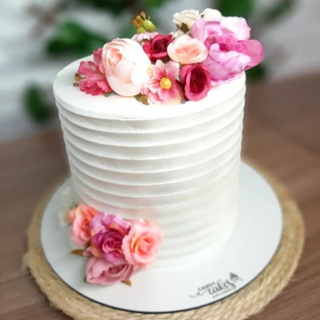 50 bolo simples casamento no campo @queilamendesoficial