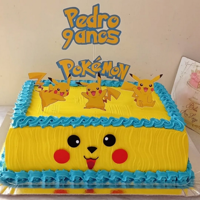 18 bolo quadrado Pikachu @bolosanaluiza