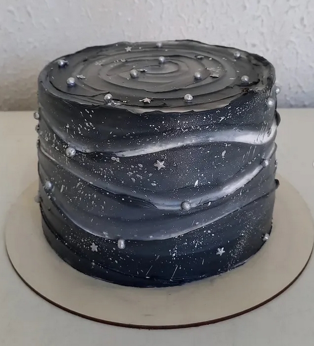 28 bolo galáxia preto chantininho @tl cake