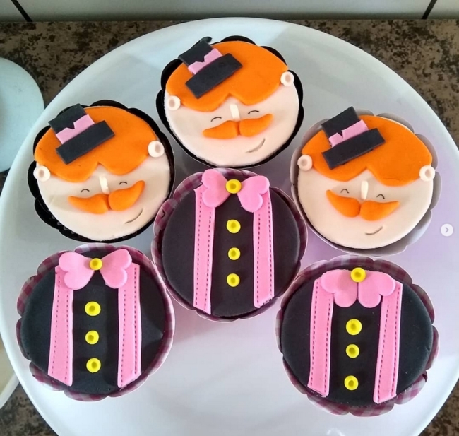 10 cupcake Mundo Bita @izahgalvao
