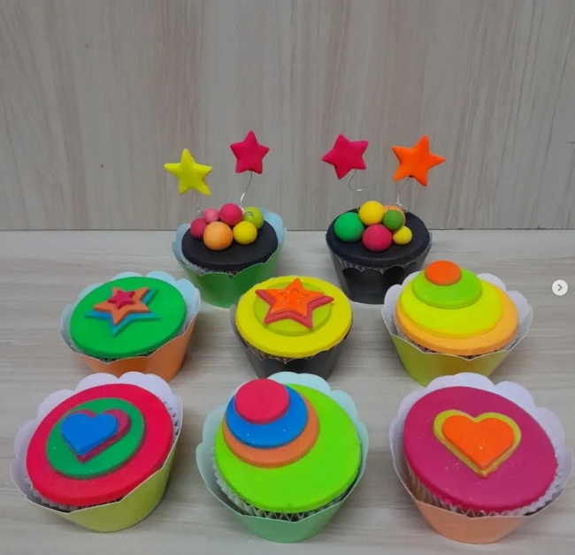 10 cupcake neon @doce e etc