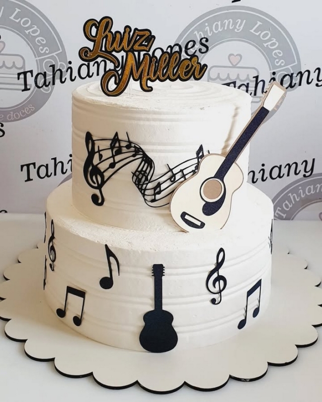 15 bolo 2 andares com notas musicais @tahianylopes bolosedoces
