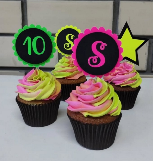 17 cupcake neon com toppers @berettajoice