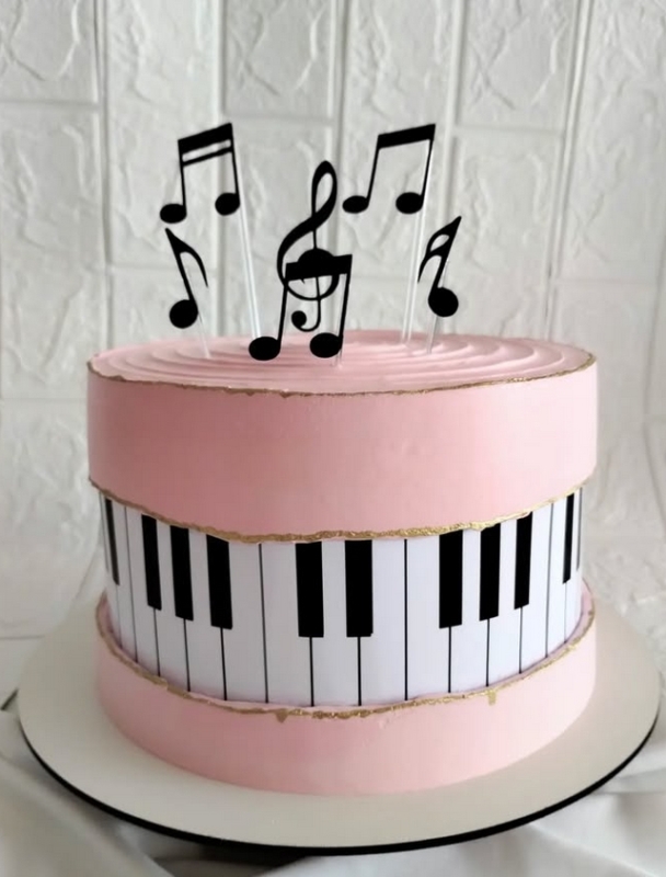 24 bolo rosa com notas musicais @point dobolo