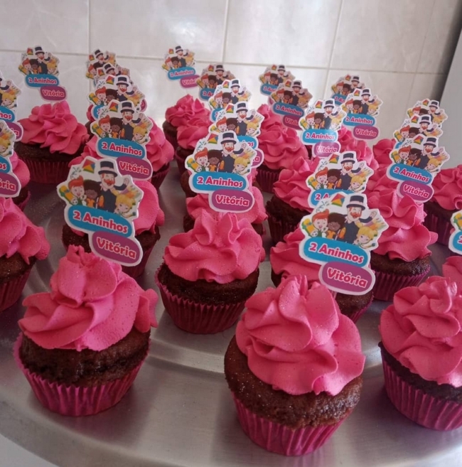 24 cupcake Mundo Bita rosa @duanadoces