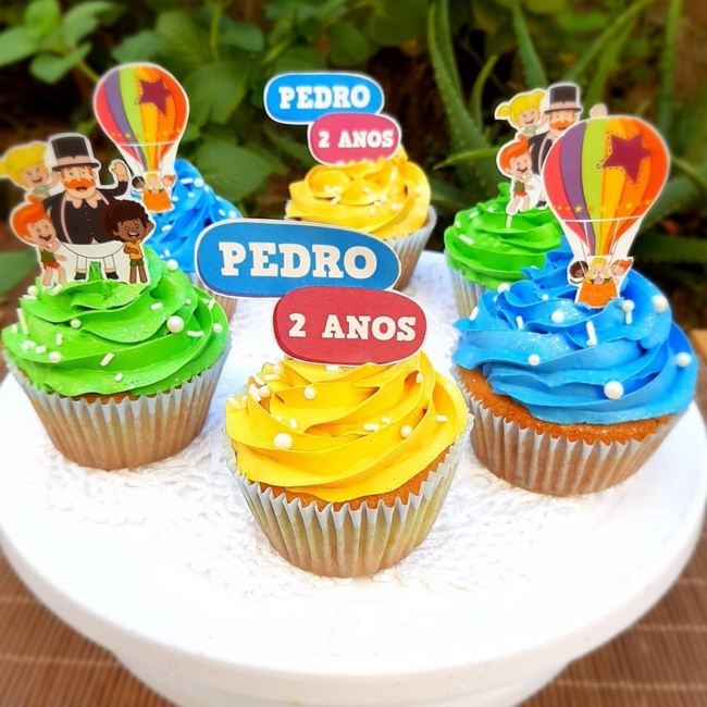 26 cupcake Mundo Bita com topo @doces delizie