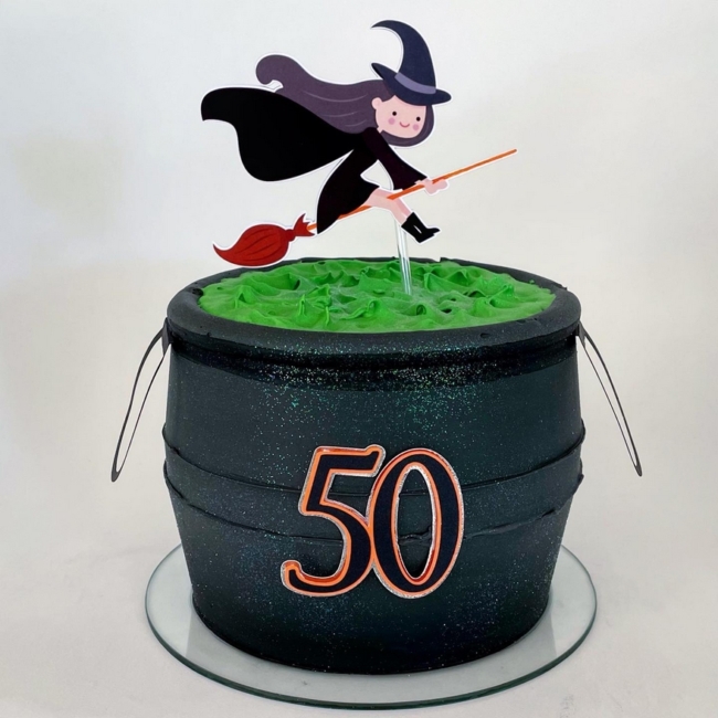 33 bolo de bruxa @cafeline confeitaria