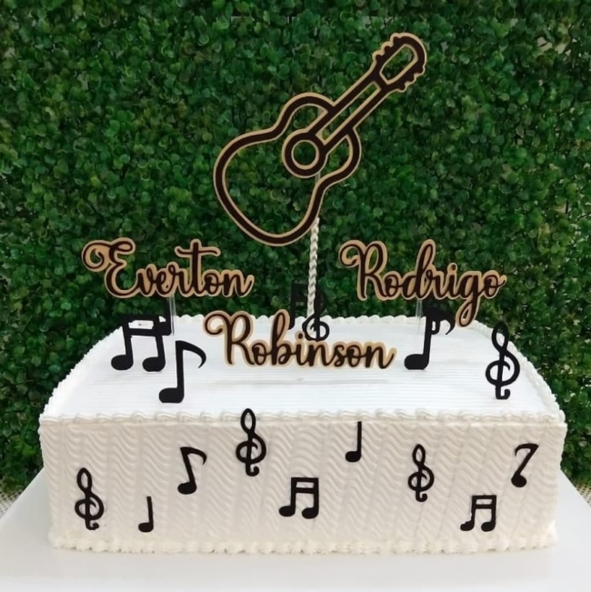 38 bolo com notas musicais @docecor confeitaria