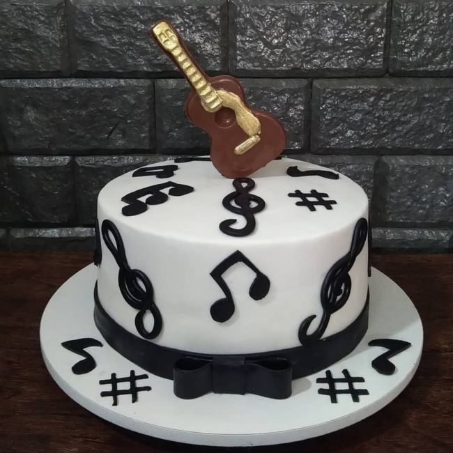 6 bolo de notas musicais em pasta americana @fatinhabrasil