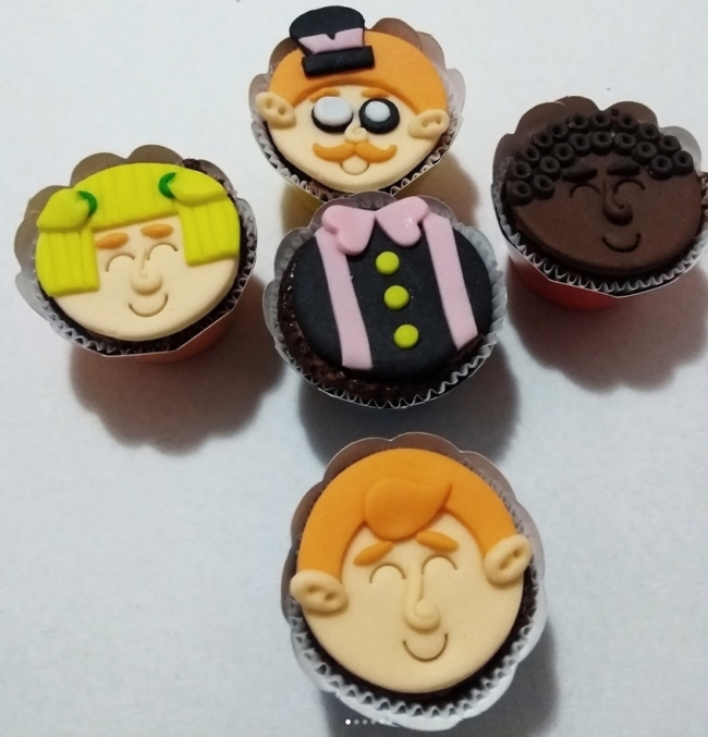 9 cupcake Mundo Bita @bartdocespersonalizados