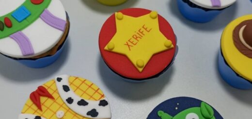 13 cupcake Toy Story @mm confeitariaa