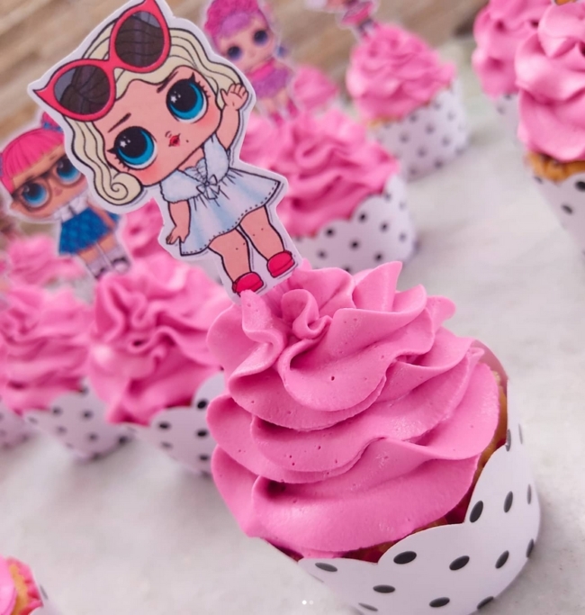 18 cupcake LOL Surprise com topo @aninhaabolos