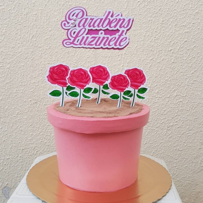 1 topo de bolo de flores simples @dricakesdoceria